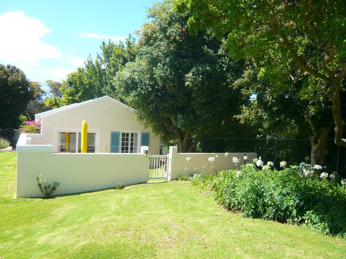 Le Petit Poucet Hotel Cape Town Exterior photo
