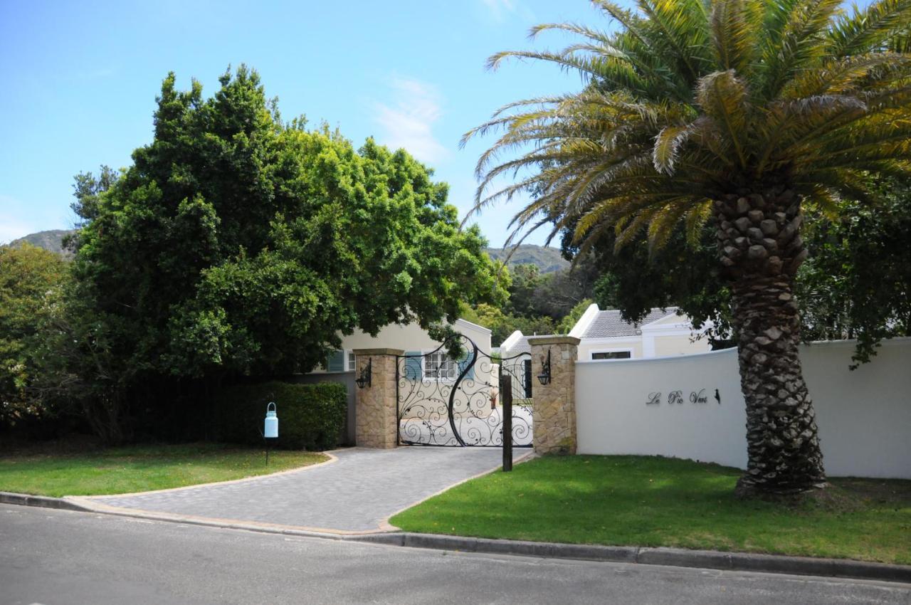 Le Petit Poucet Hotel Cape Town Exterior photo