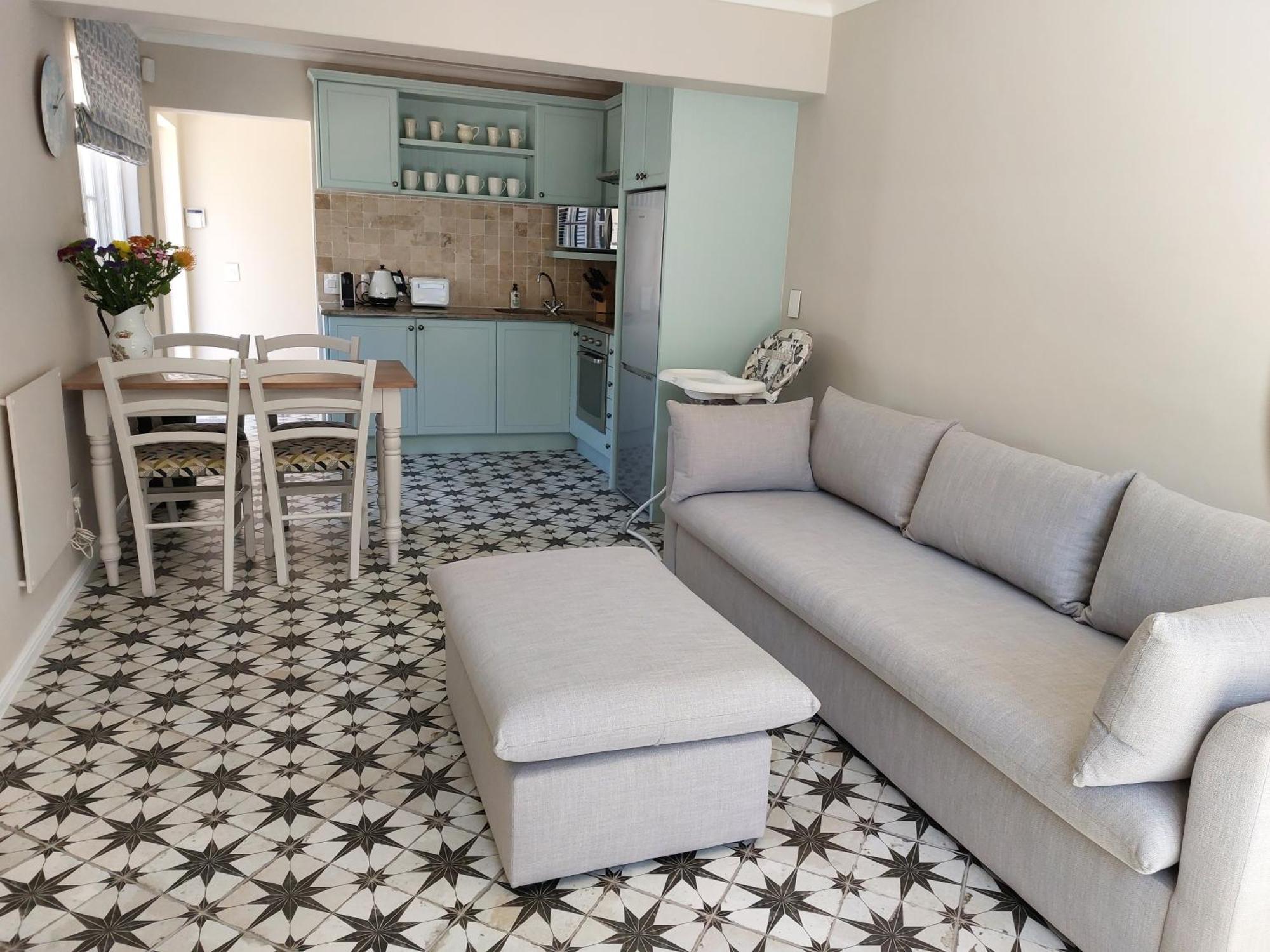Le Petit Poucet Hotel Cape Town Exterior photo